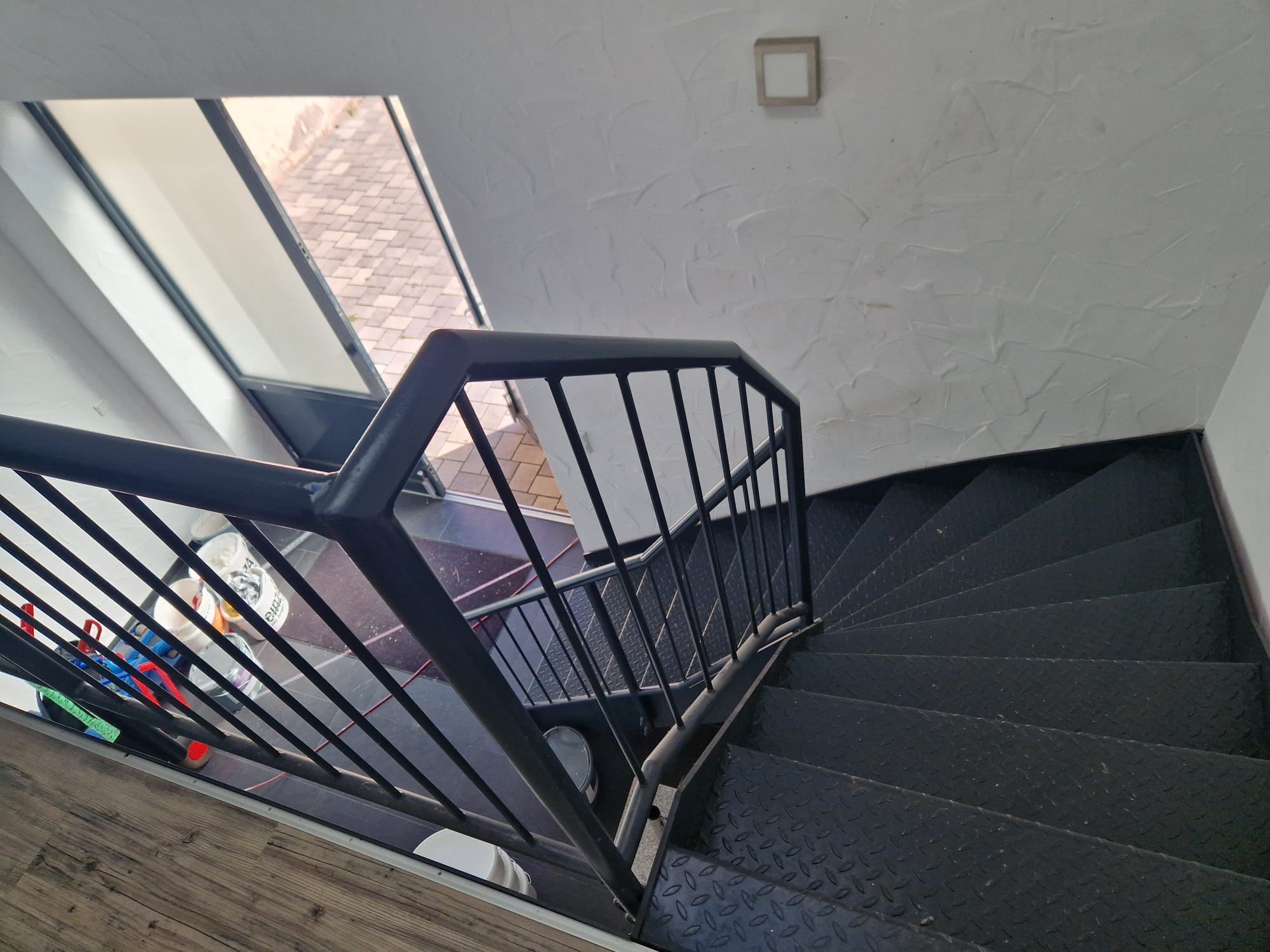 Modernes Büro-Haus mit großzügiger Terrasse im Gewerbegebiet Bild 7